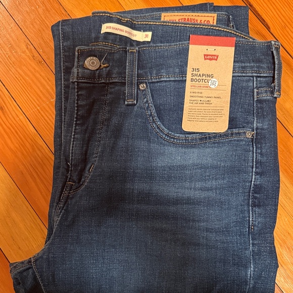 Levi's Classic Blue Bootcut Jeans NWT - Picture 2 of 3